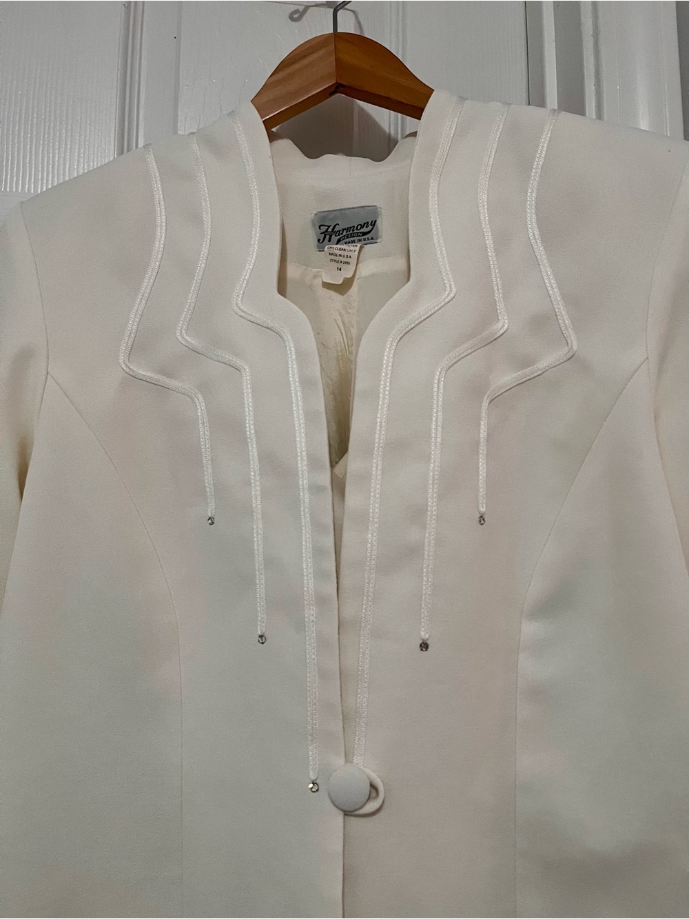 Hazel Cream Pencil Skirt Suit - Elegant Women's Two-Piece - Picture 3 of 10